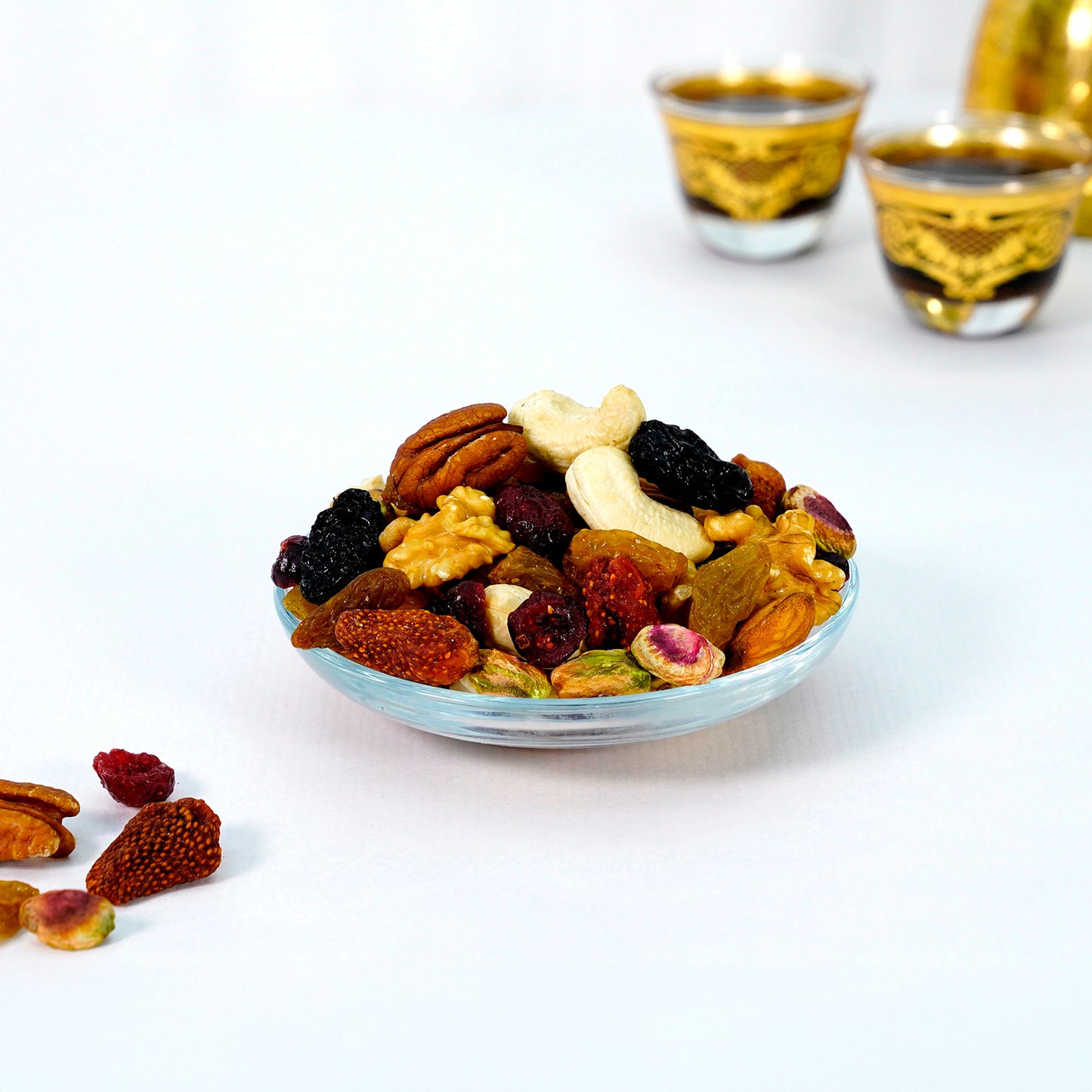 Energy mix nuts with Raisins